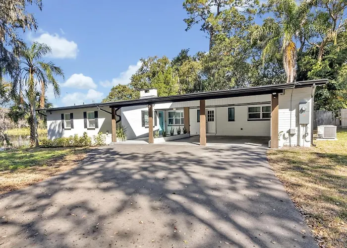 Modern Lake Front Casita Near Winter Park!